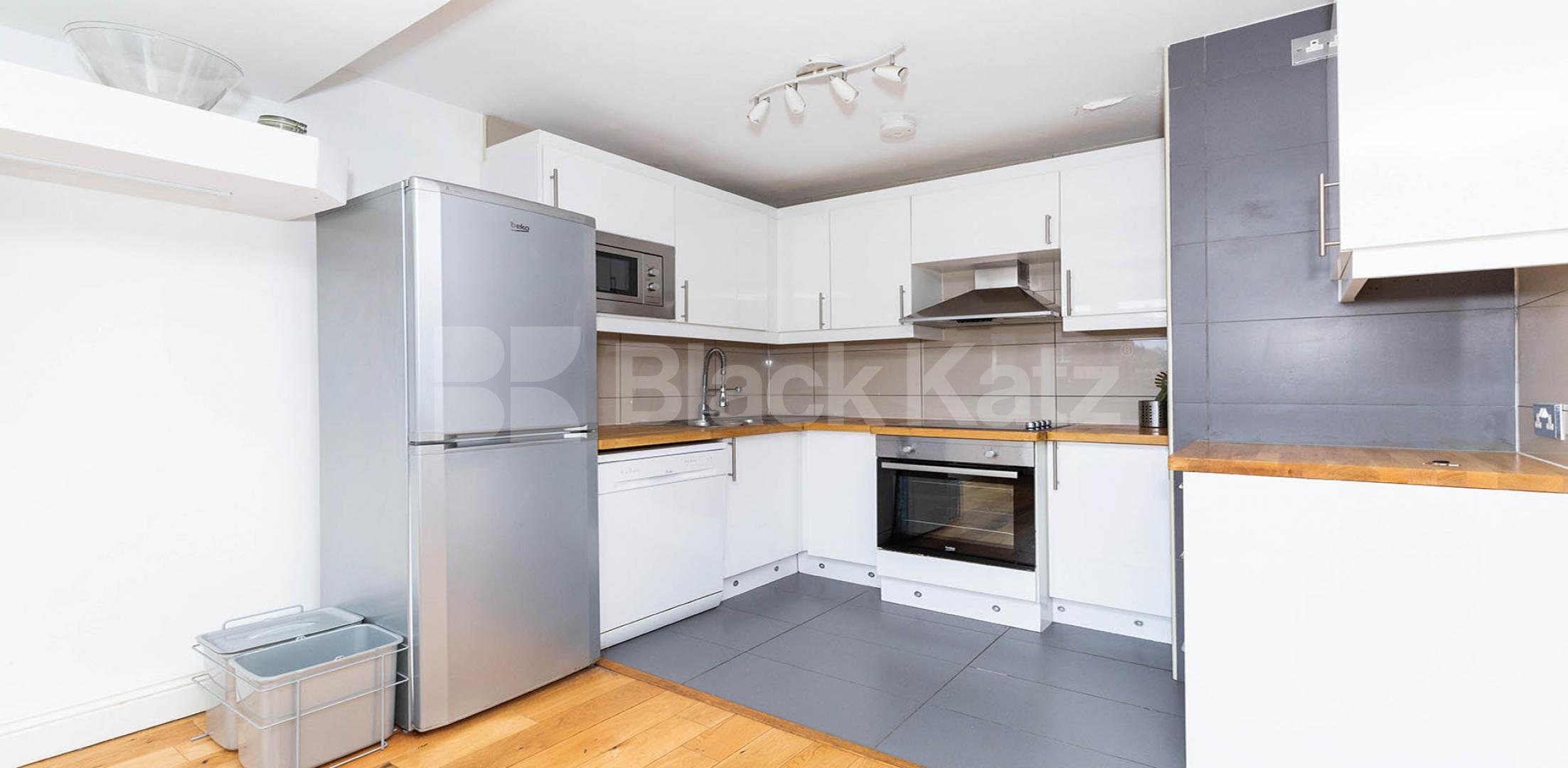 			VIRTUAL TOUR AVAILABLE!, 4 Bedroom, 2 bath, 1 reception Apartment			 Weymouth Terrace , HOXTON - SHOREDITCH